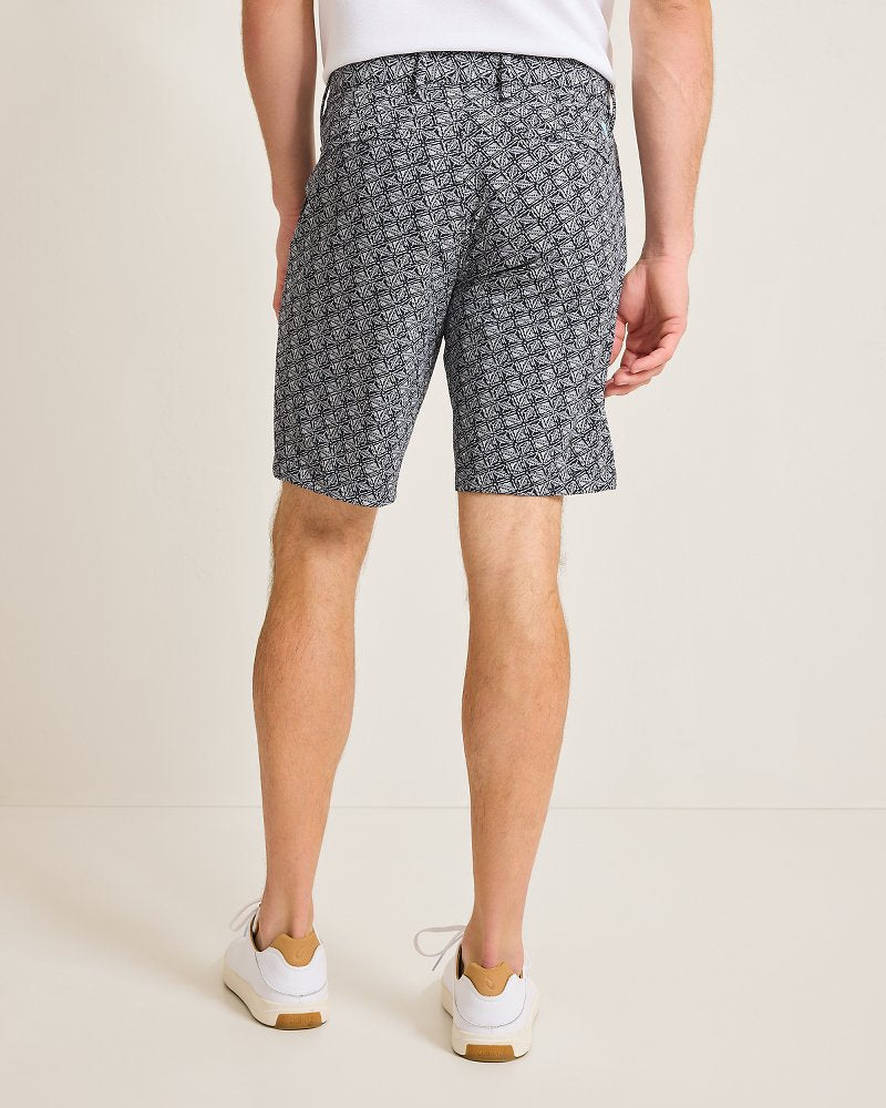 Tommy Bahama Popular - Chip Shot Beachcomber Geo IslandZone® 9-Inch Shorts