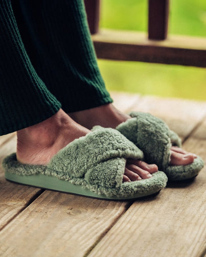 Tommy Bahama Recommended - OluKai® Hila Heu Slippers