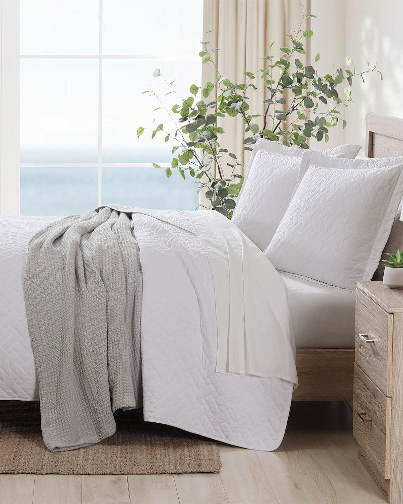 Tommy Bahama Hot Sale - Solid King Quilt/Sham Set