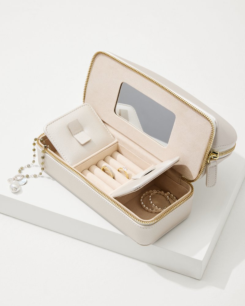 Tommy Bahama Featured - Abby Pearl Pineapple Travel Organizer