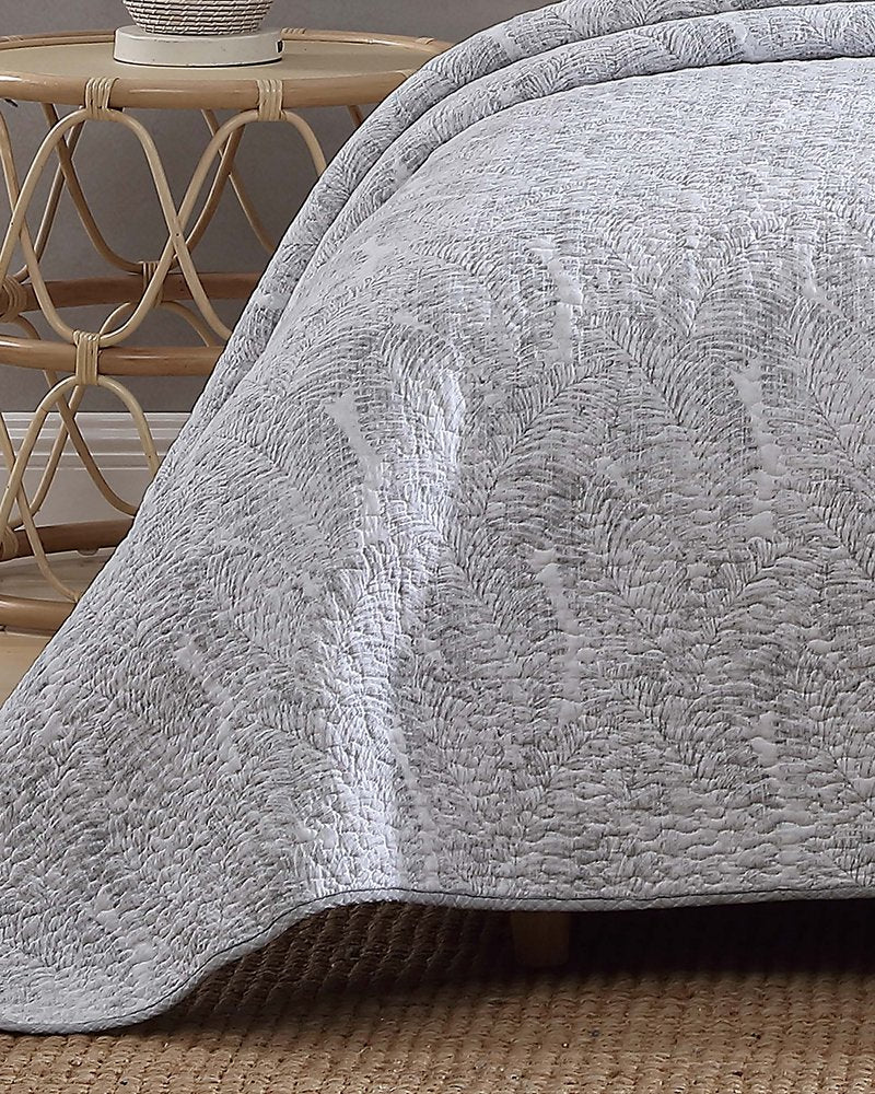 Tommy Bahama Latest - Water Leaves 3-Piece Full/Queen Quilt Set
