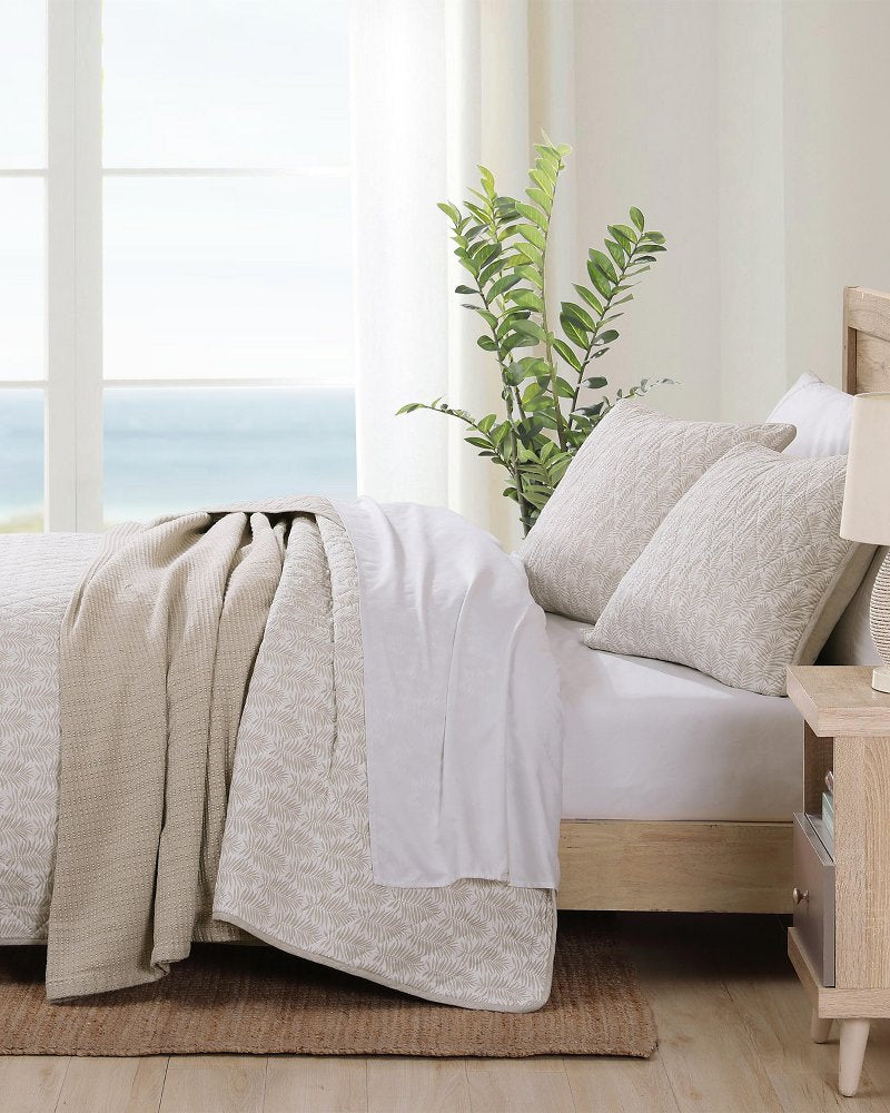 Tommy Bahama Value - Bahama Fronds Reversible 3-Piece Full/Queen Quilt Set