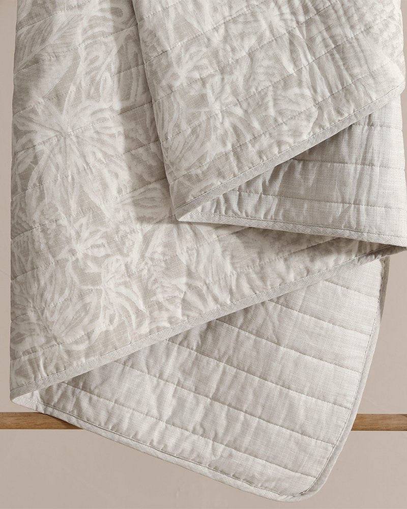 Tommy Bahama Quality - Ocean Deep Reversible 3-Piece Full/Queen Quilt Set
