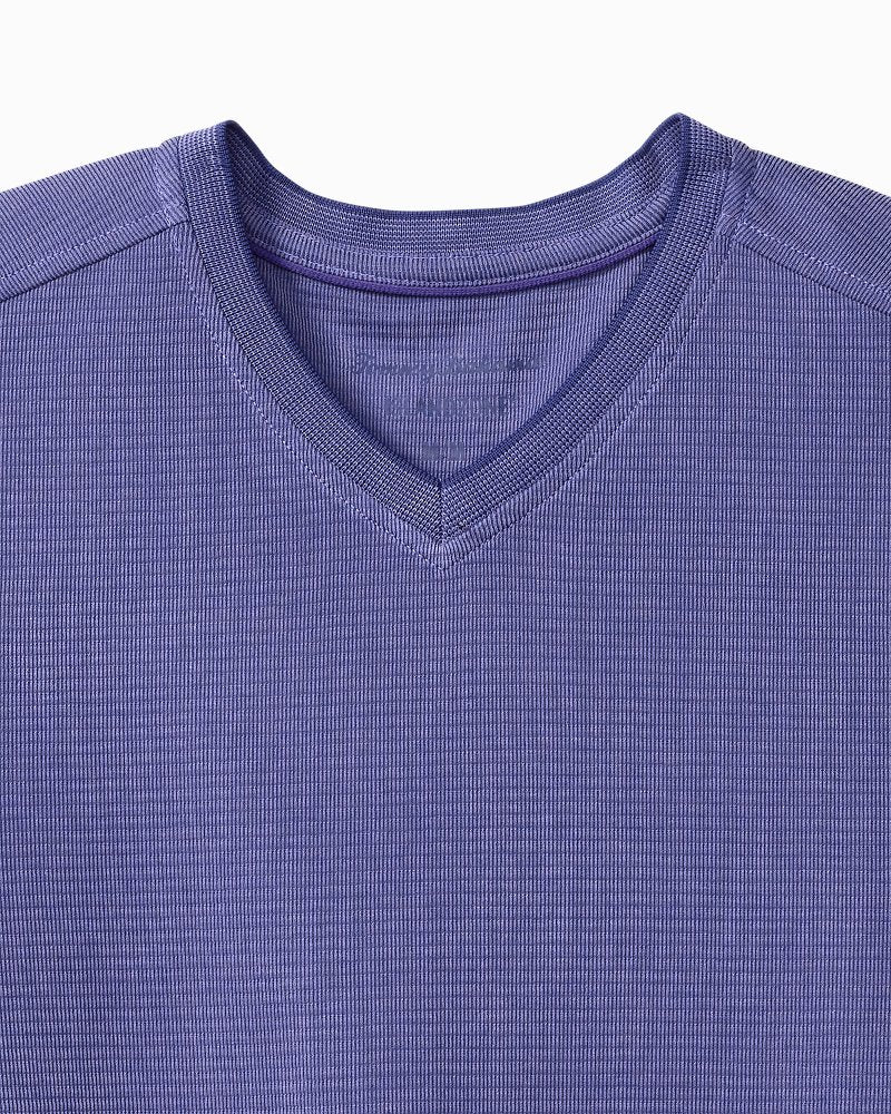 Tommy Bahama Trending - Coastal Crest IslandZone® V-Neck Shirt