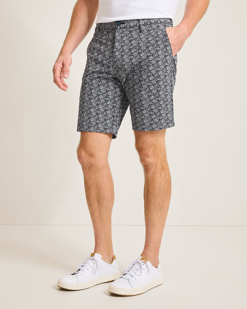 Tommy Bahama Popular - Chip Shot Beachcomber Geo IslandZone® 9-Inch Shorts