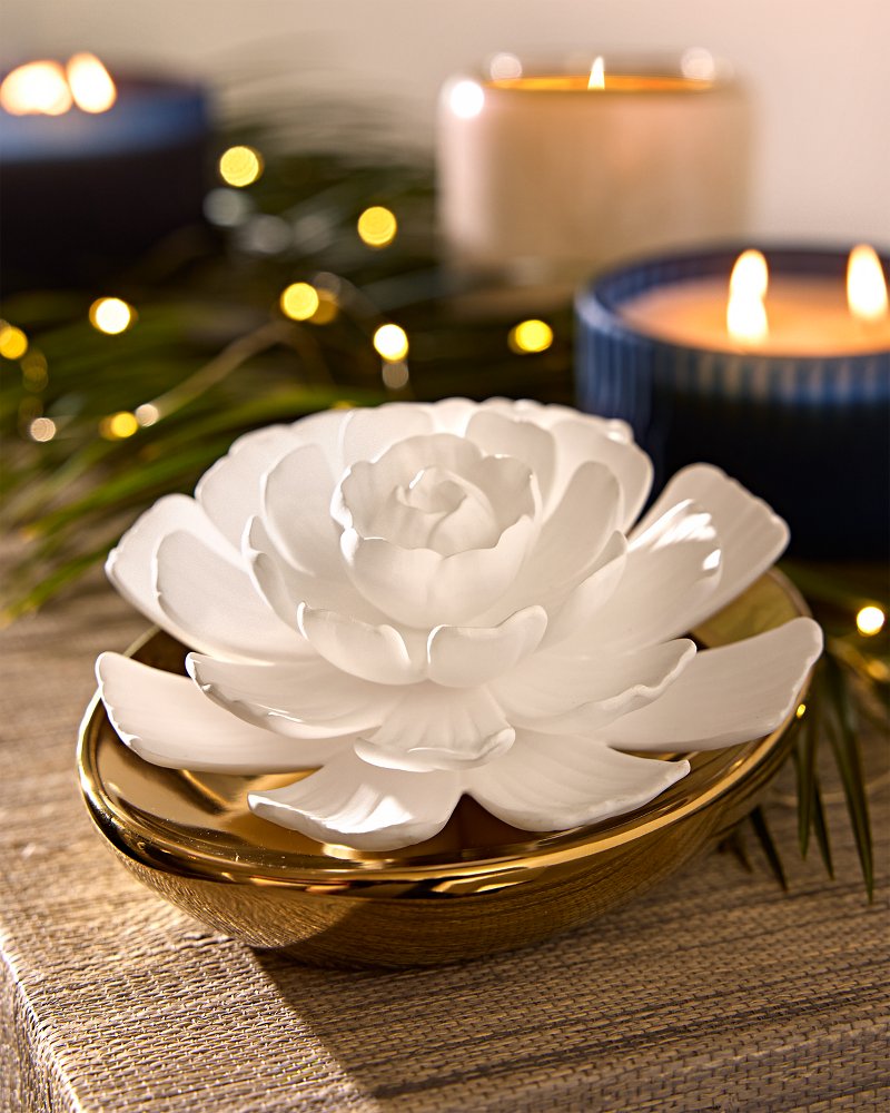 Tommy Bahama Hot Sale - Island Blend Porcelain Flower Diffuser