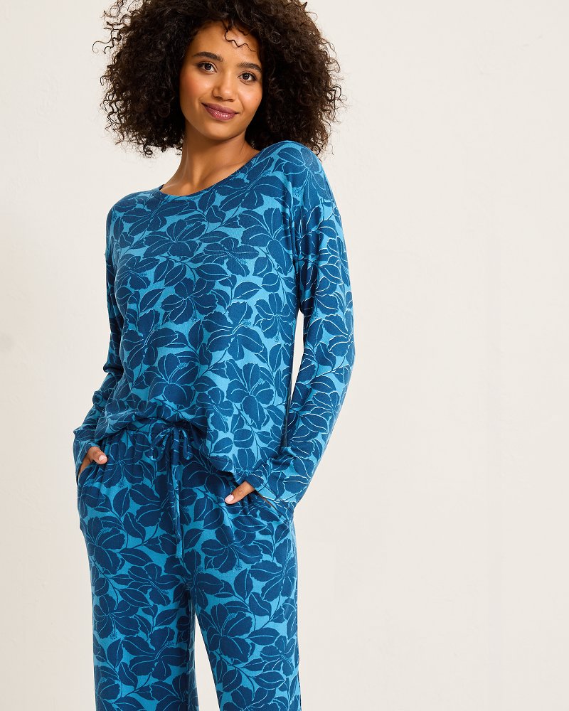 Tommy Bahama Featured - Knit Long Sleeve & Pants Pajama Set
